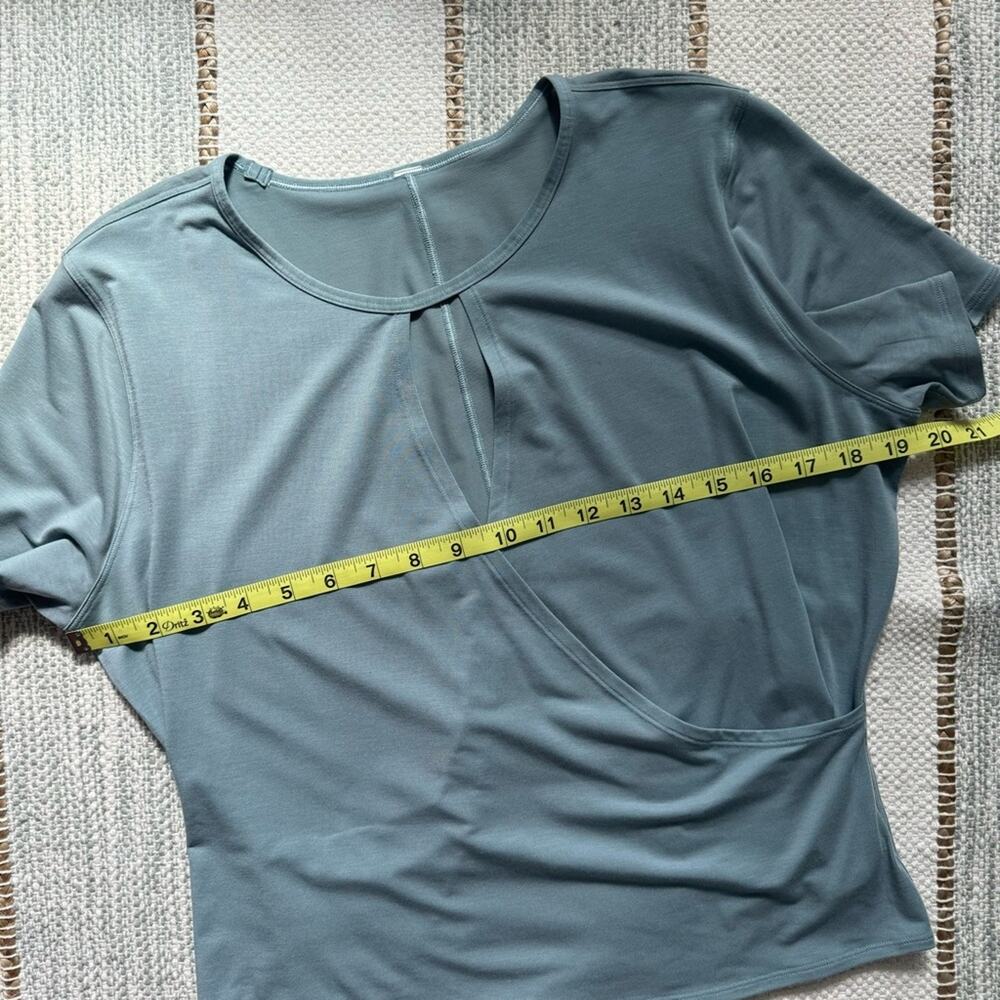 Lululemon Round Trip Short Sleeve Blue Cast Faux Wrap T-Shirt Women’s Size 4 - Picture 7 of 7